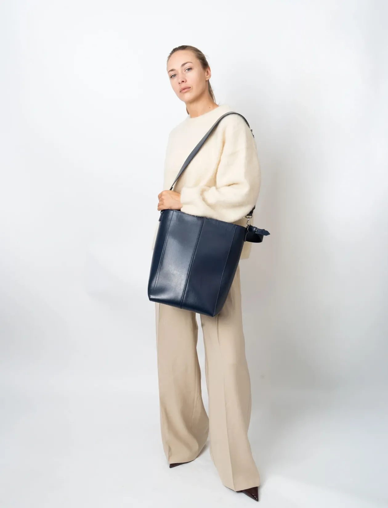 CASSET GLOSSY STRUCTURE - Bucket-tasker