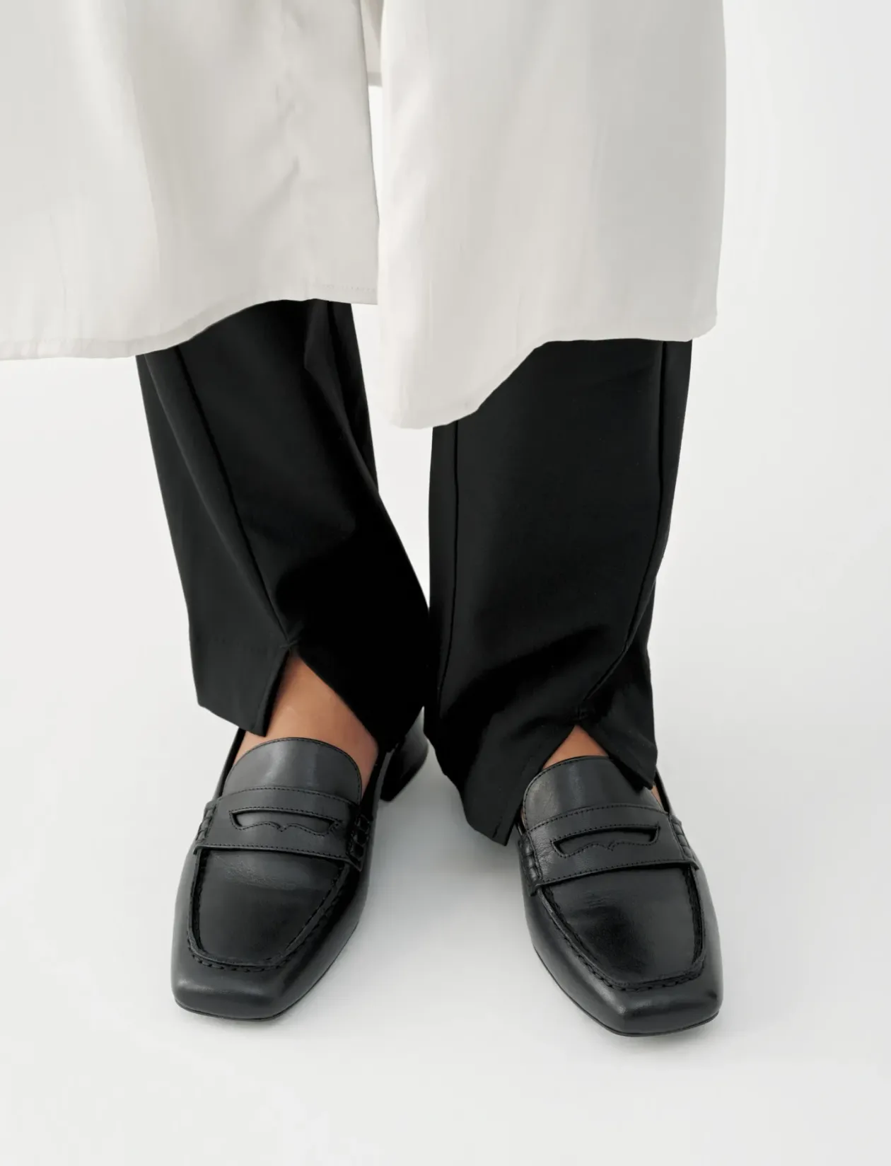 DEBBI - Loafers med hæl