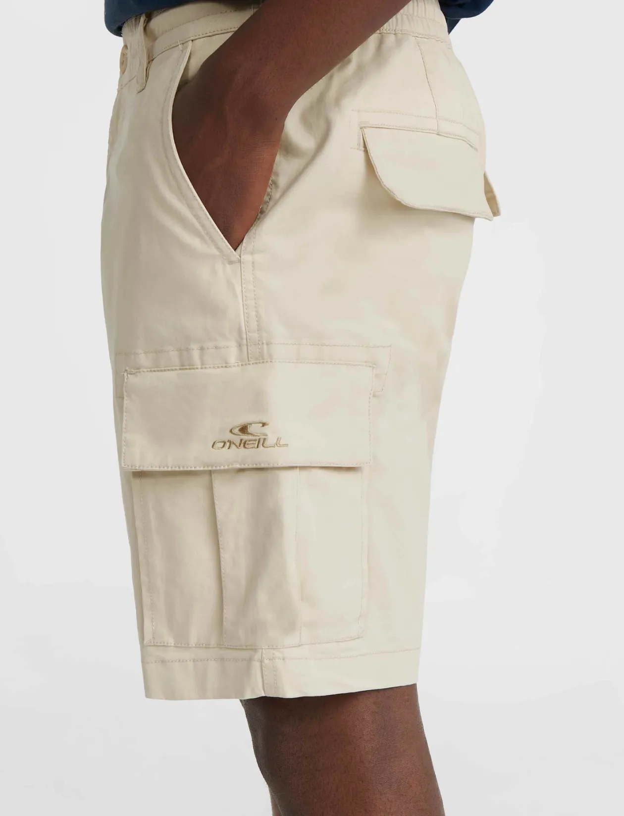 ESSENTIALS CARGO SHORTS - Friluftsshorts