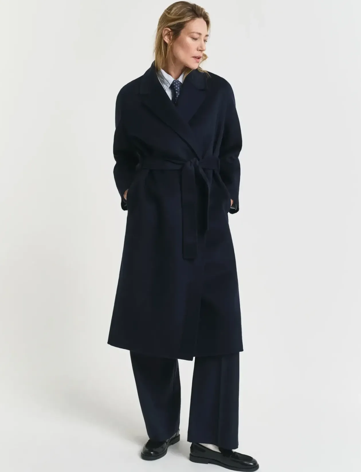 HANDSTITCHED BELTED COAT - Uldfrakker