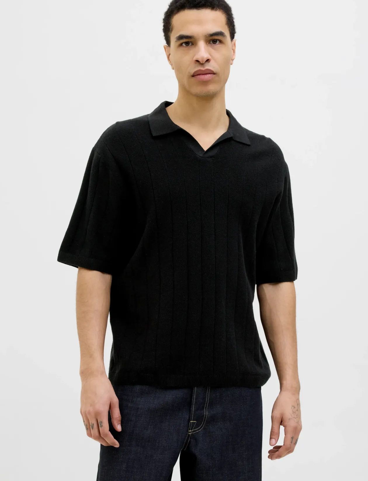 JORVARENNA KNIT SS SPLIT NECK - Kortærmede