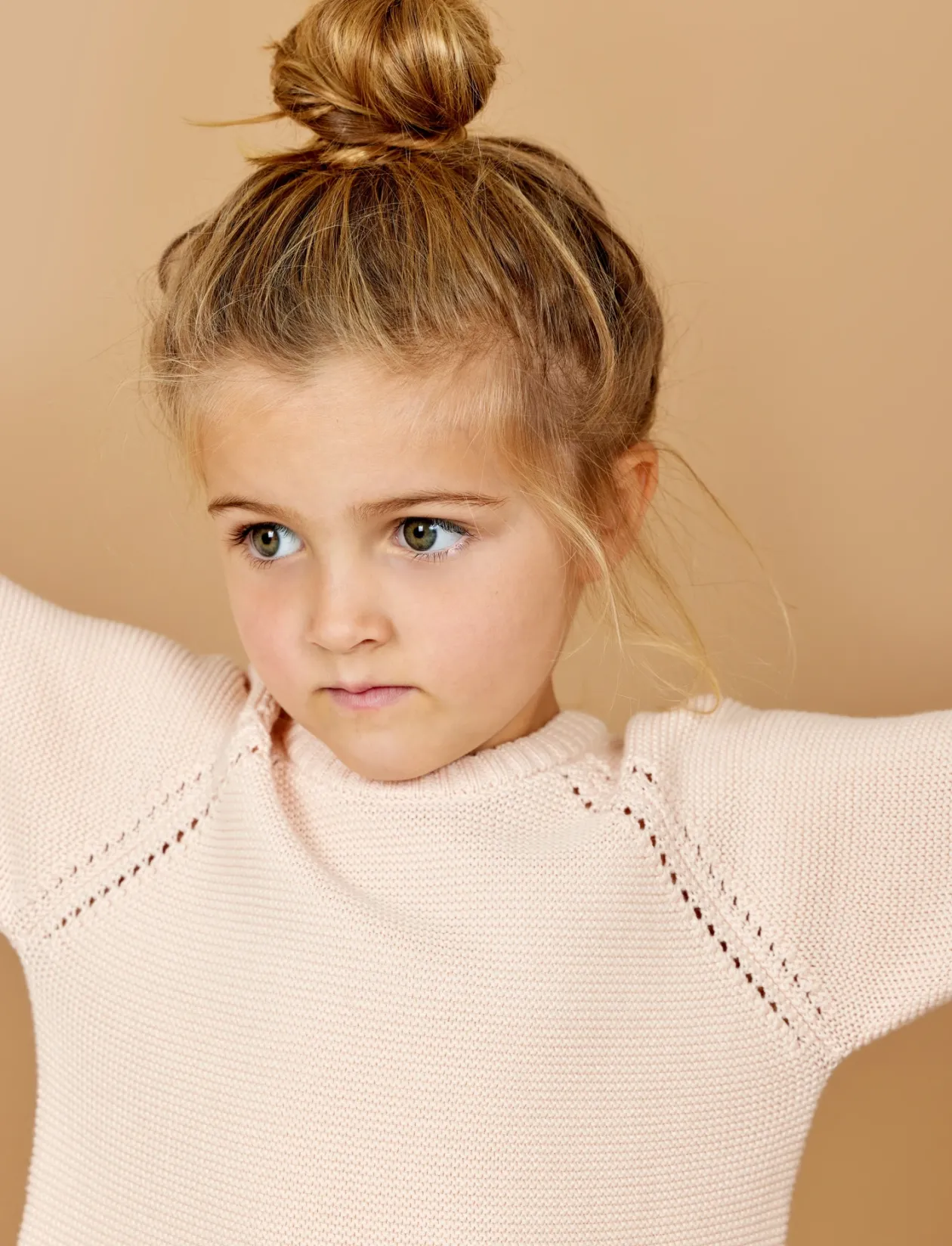 KNITTED PULLOVER W. FRILL - Trøjer