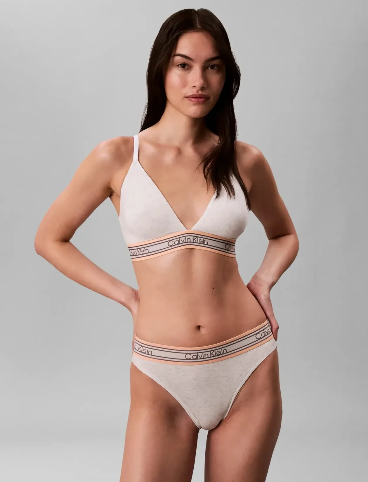 LIGHTLY LINED TRIANGLE - Bralette