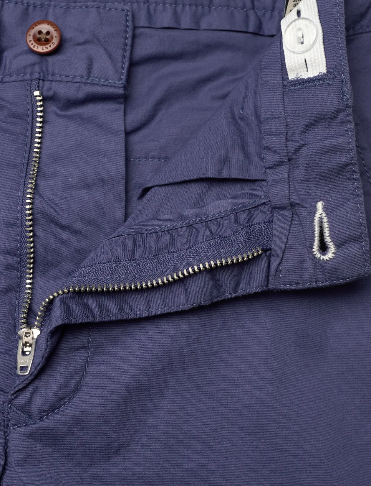 LIGHTWEIGHT CHINO SHORTS - Shorts