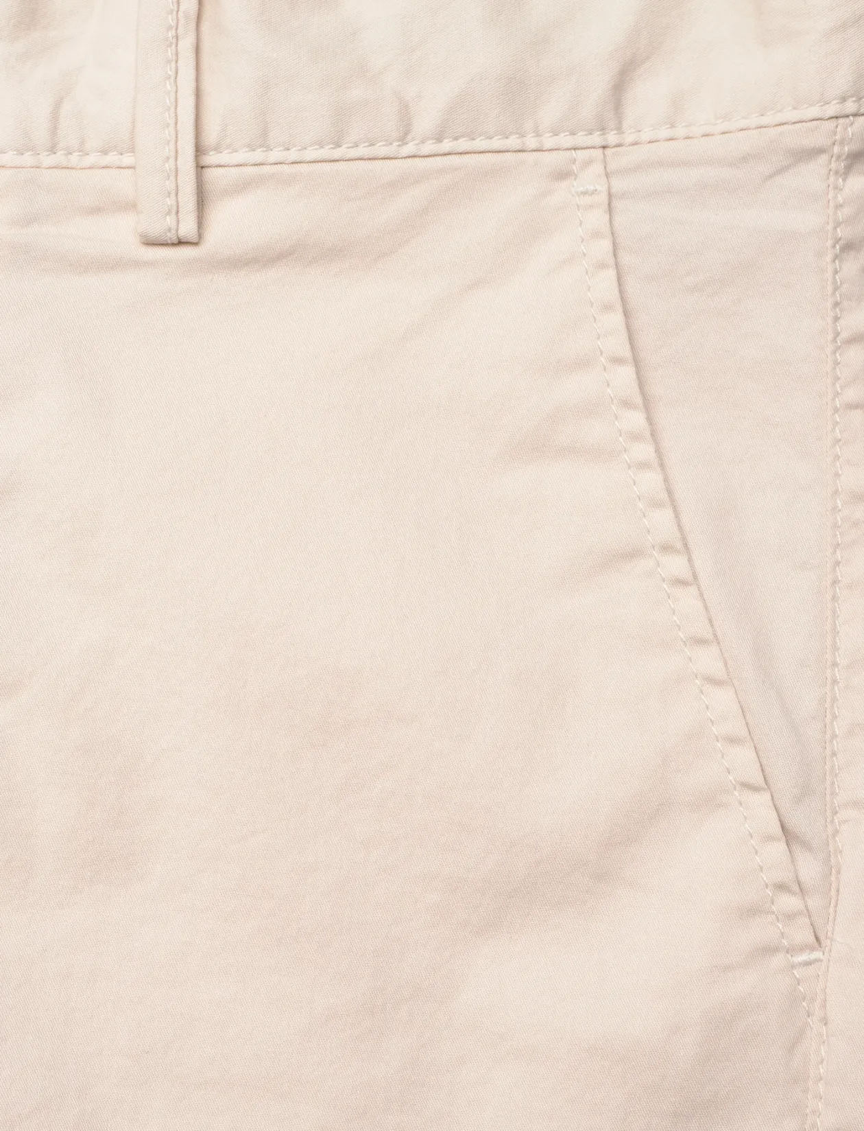 LIGHTWEIGHT CHINO SHORTS - Shorts