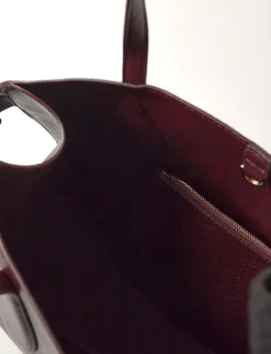 Medium bag with beaten leather effect - Top handle tasker