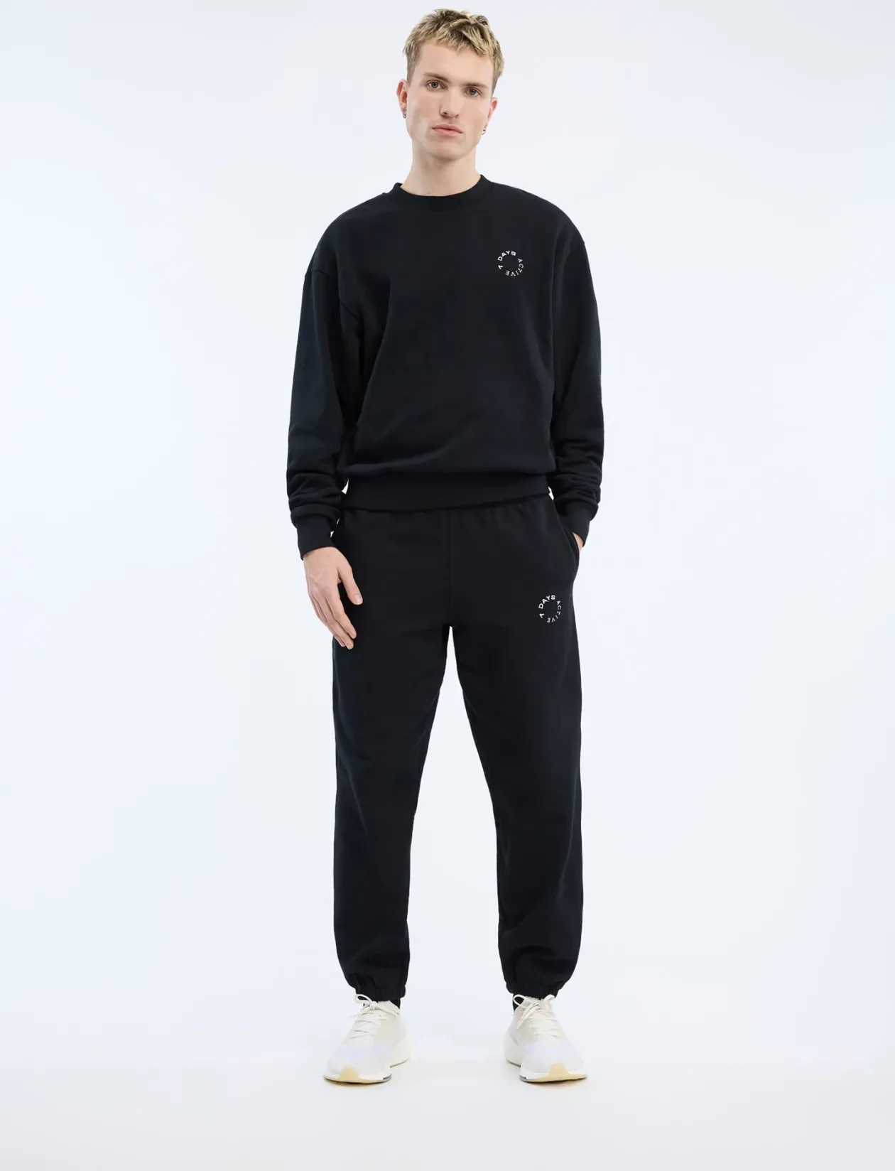 MIND Regular Crewneck - Sweatshirts