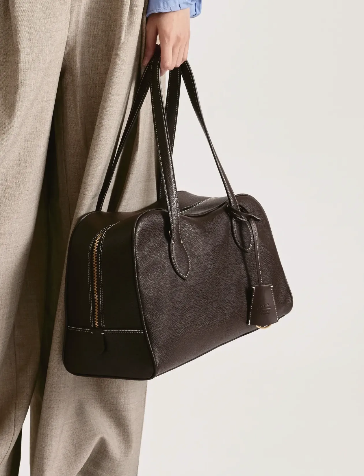 Noale Walnut/Contrast Stitch Grained Calf - Rejsetasker