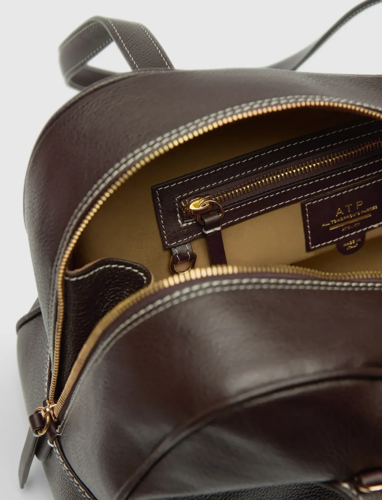 Noale Walnut/Contrast Stitch Grained Calf - Rejsetasker