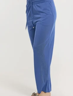 Pants from Freequent in a soft material. The pants have a simple silhouette with - Sweatpants