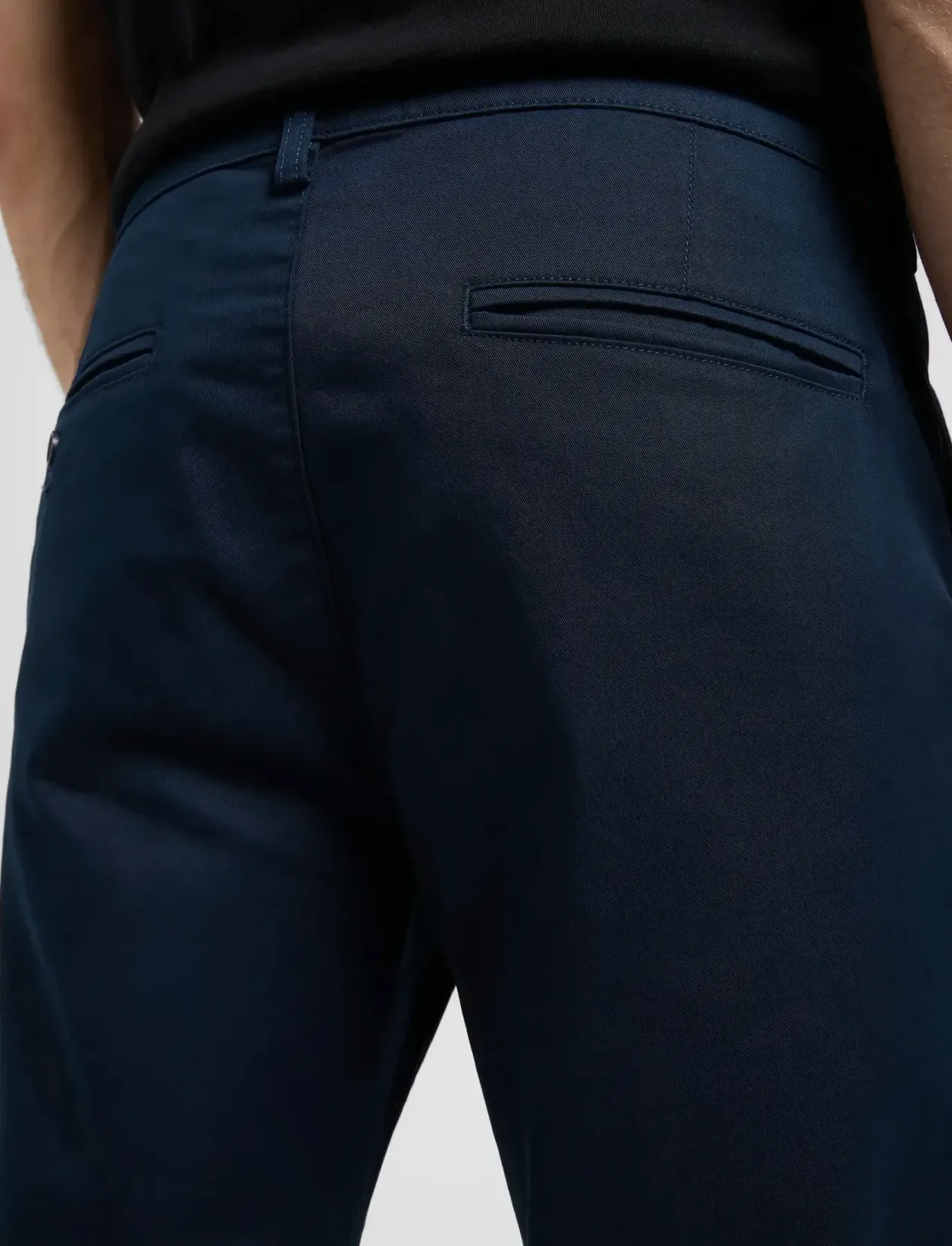 REGULAR CHINO - Chinos