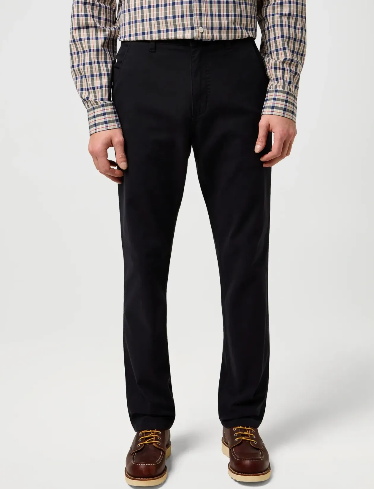 REGULAR CHINO - Chinos