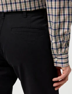 REGULAR CHINO - Chinos