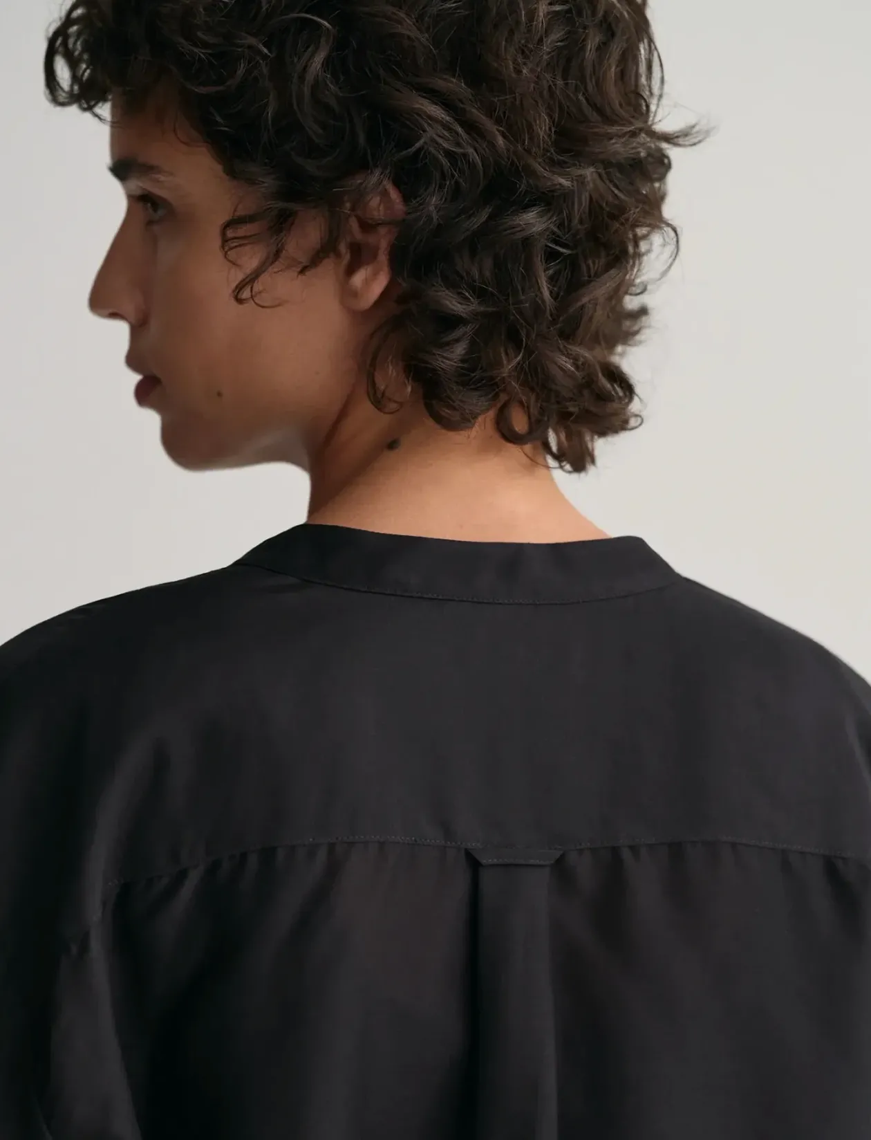 RELAXED STAND COLLAR BLOUSE - Langærmede bluser
