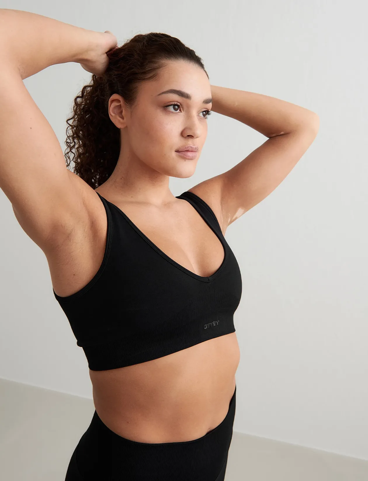Shape Seamless Deep Cut Bra - Sports-bh'er