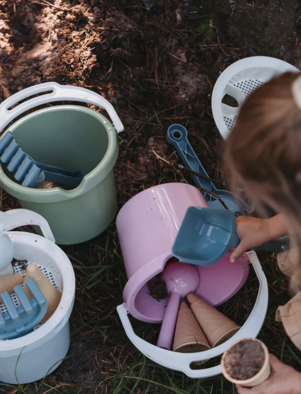 THORBJORN BUCKET SET GREEN - Sandlegetøj