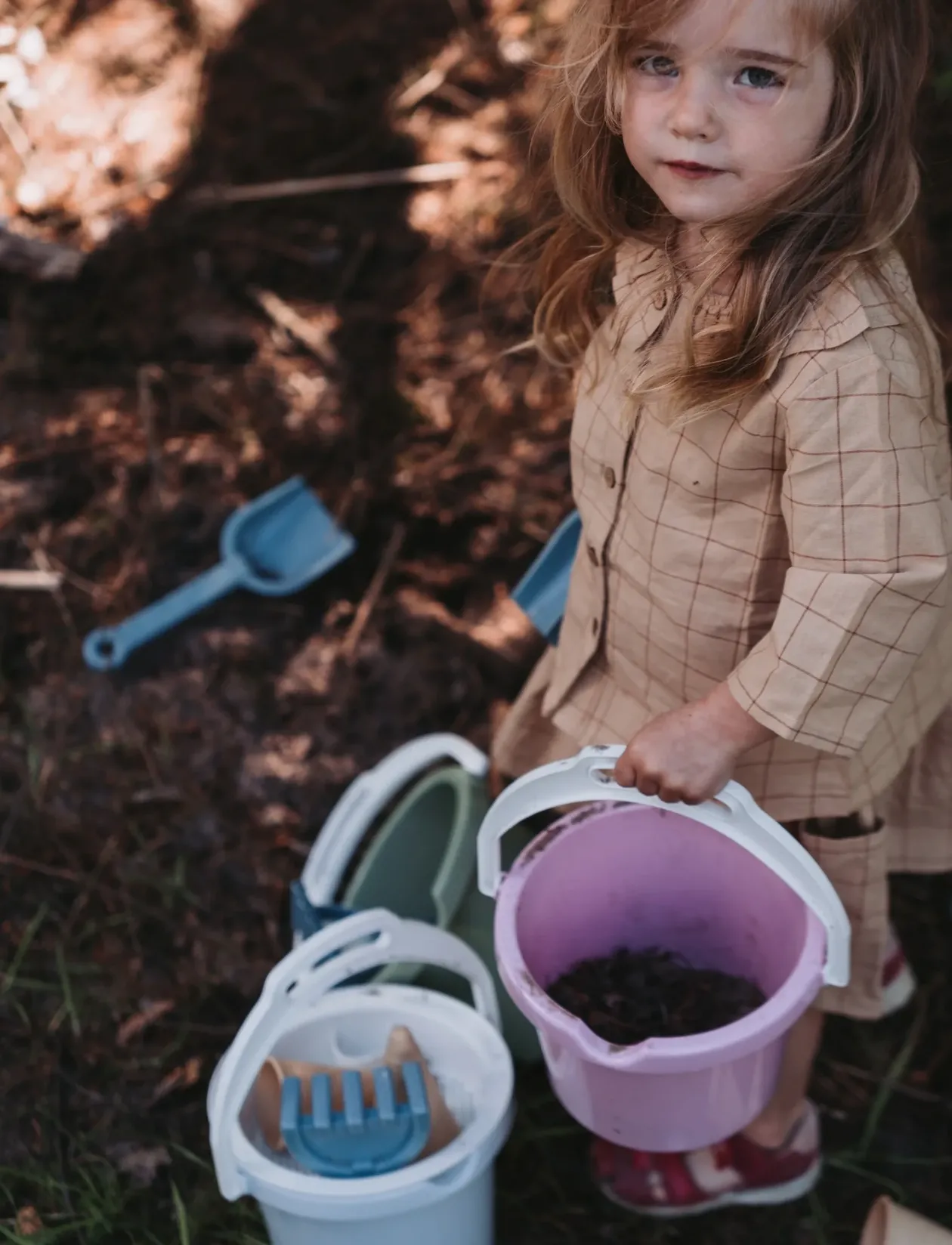 THORBJORN BUCKET SET GREEN - Sandlegetøj