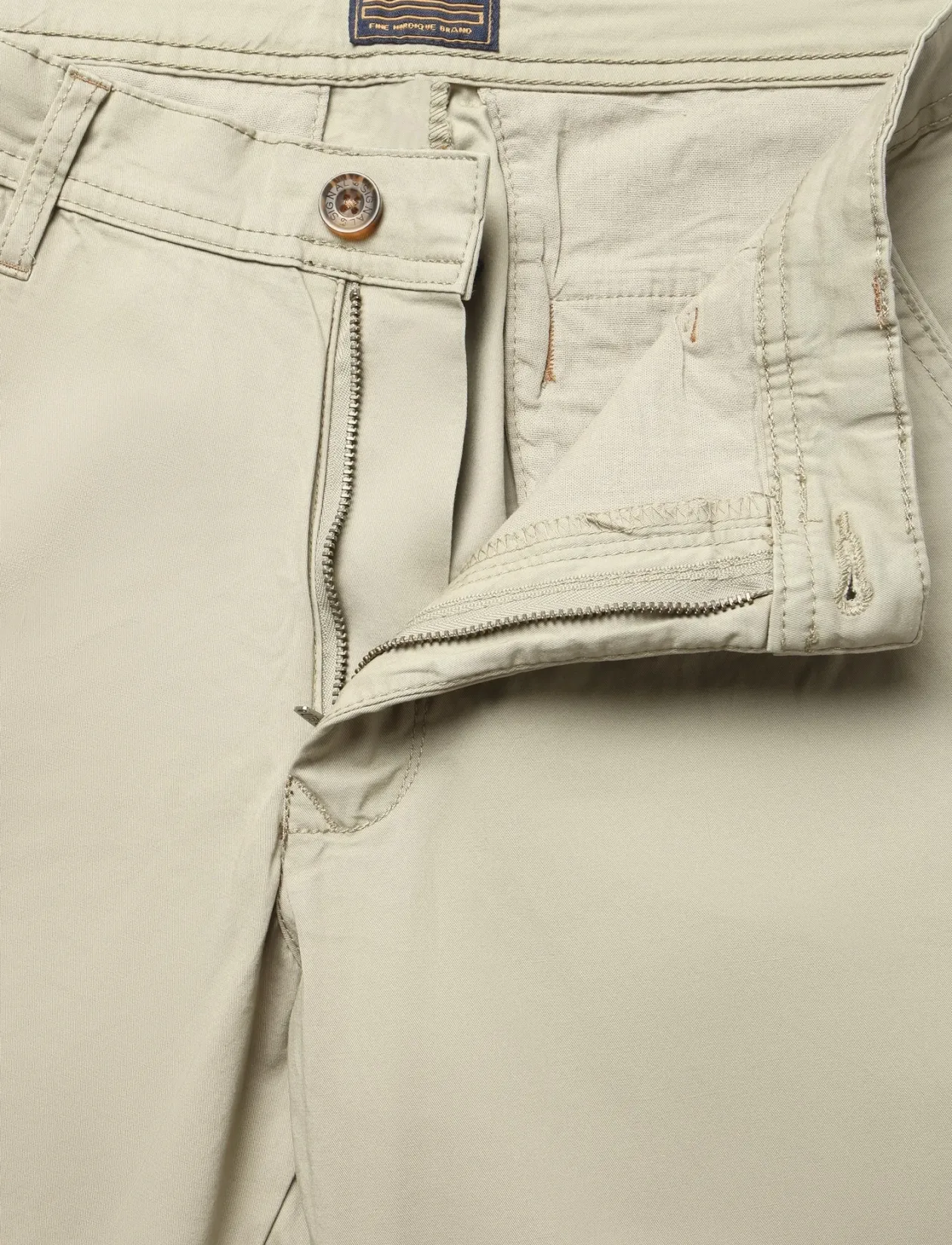 VANSI NEW - Chinos shorts