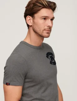 VINTAGE ATHLETIC CHEST S/S TEE - T-Shirts
