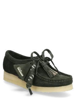 Wallabee. D - Loafers