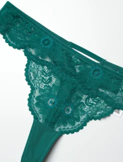 WINONA THONG - String