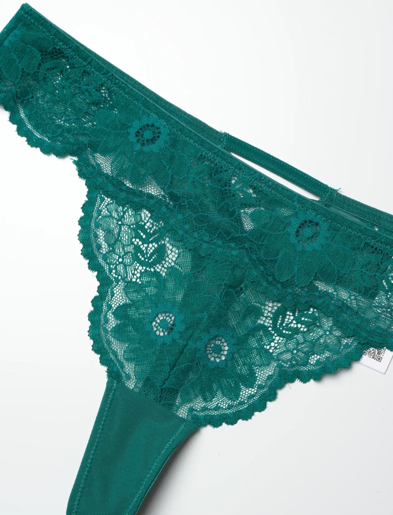 WINONA THONG - String